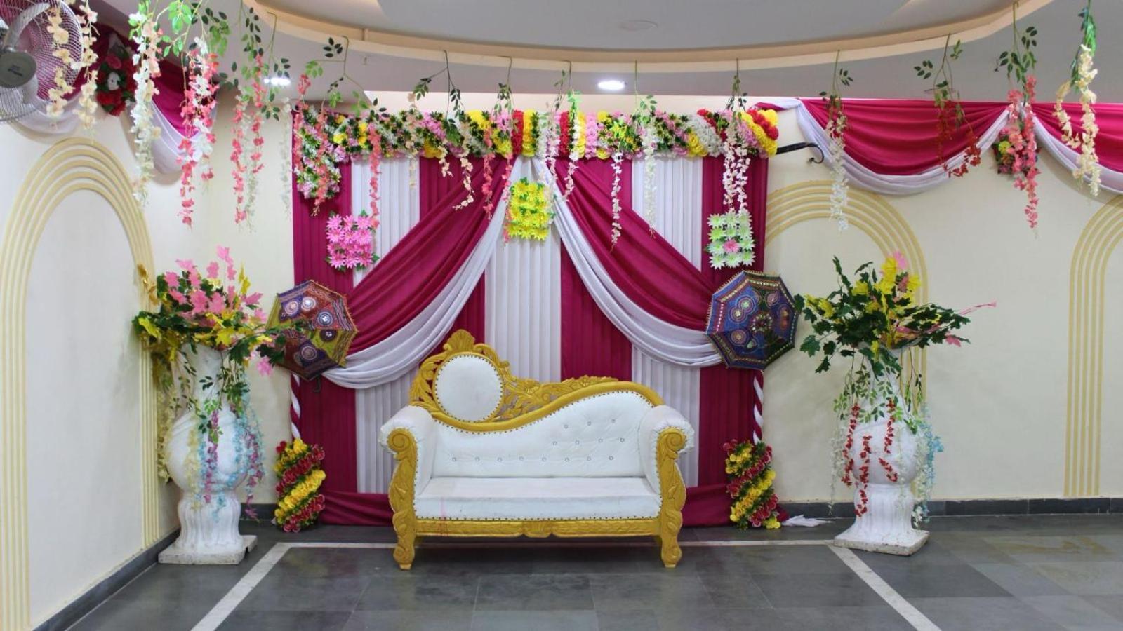 Shourya Hotel And Banquet Νόιντα Εξωτερικό φωτογραφία